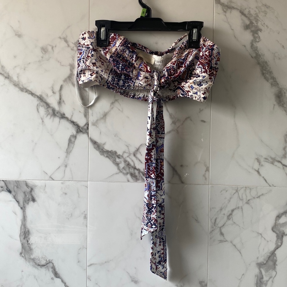 Straps/strapless patterned top